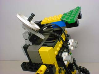 robo1_1.jpg 11K